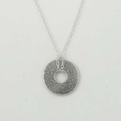 Necklace - Floral Circle Pendant