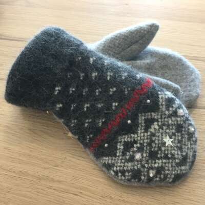Up-cycled woo mittens