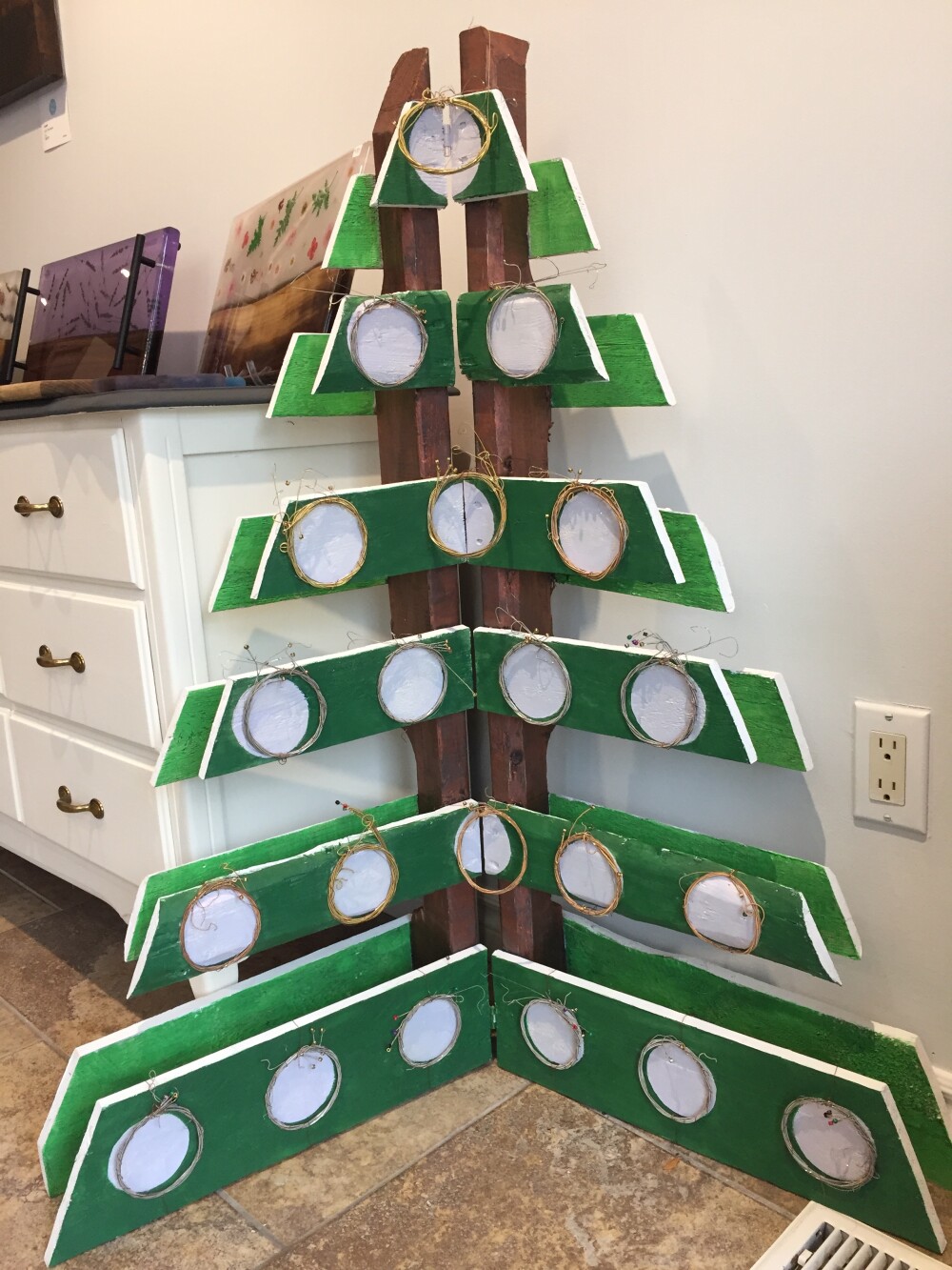 2022 Fundraising Christmas Pallette Tree
