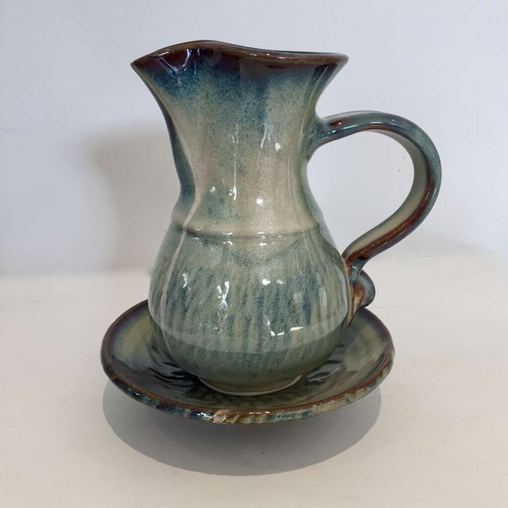 jug on dish colour side